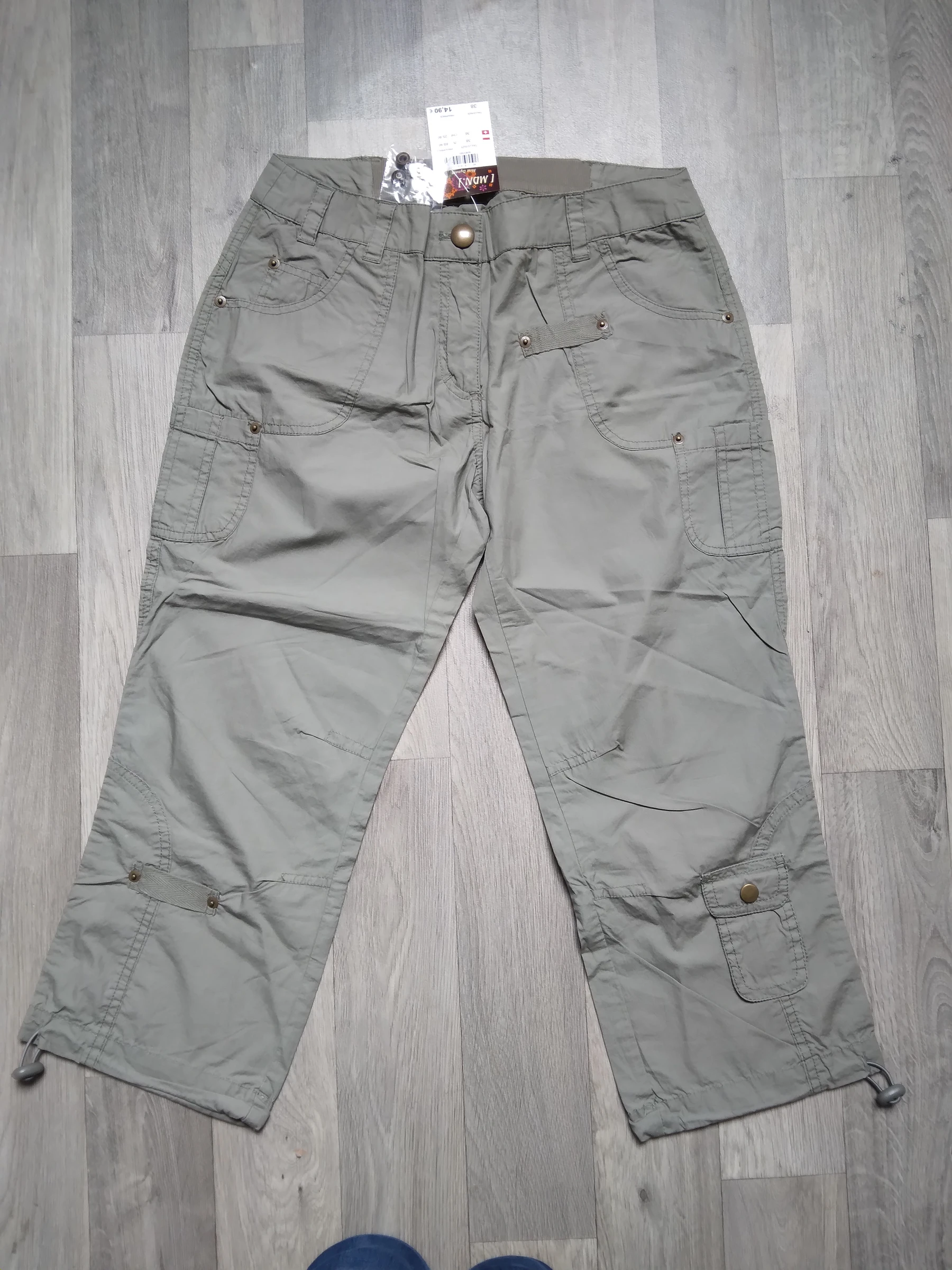 Pantacourt femme T.38 NEUF